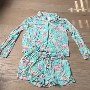 Bums and Roses For What It’s Earth Shorts and Shirt Set